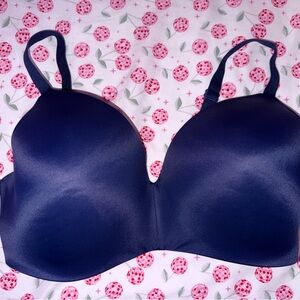 38DDD Wireless Victoria’s Secret Pink lightly lined plunge bra